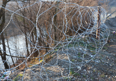 Уздовж частини західного кордону України встановили колючий дріт
