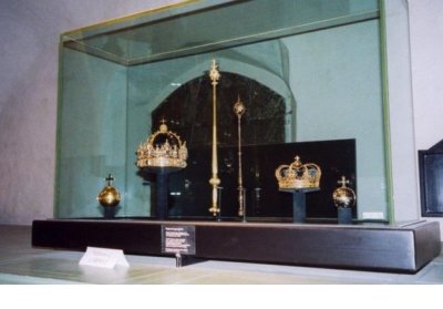 В Швеции из собора похитили короны короля Карла IX и его жены