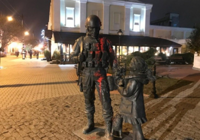 В Крыму осквернили памятник 