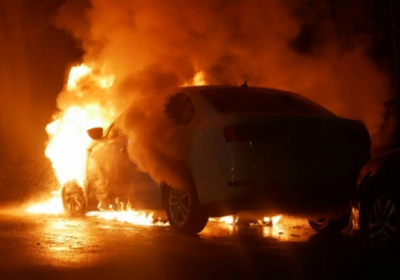 Неподалік від російського посольства згоріло авто на дипномерах, - ФОТО, ВІДЕО
