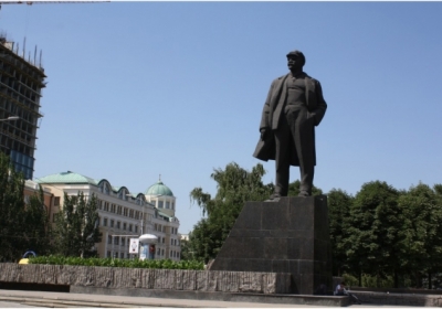 В Донецке неизвестные пытались взорвать памятник Ленину