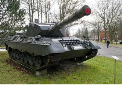 Скільки танків Leopard Німеччина готова надати Україні — озвучило Handelsblatt