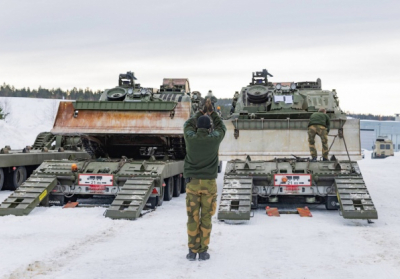 Норвегія передала Україні 8 танків Leopard та 4 допоміжні машини