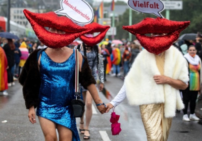 На ЛГБТ-прайд в немецком Кельне вышли почти 10 тысяч человек