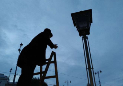 В Черновцах возобновили столетнюю традицию зажигания фонарей