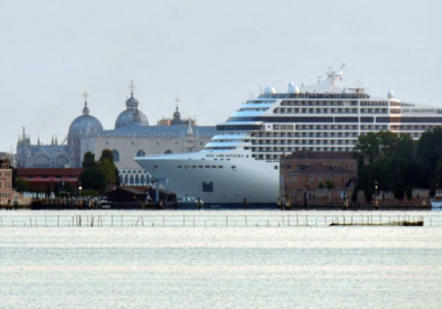 В Венецию впервые с начала пандемии прибыл круизный лайнер