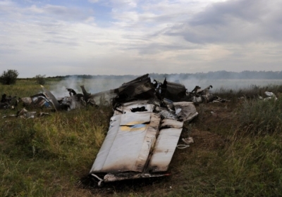 Двое членов экипажа сбитого АН-26 погибли