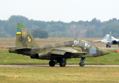 На Хмельнитчине на взлетной полосе загорелся самолет Су-25
