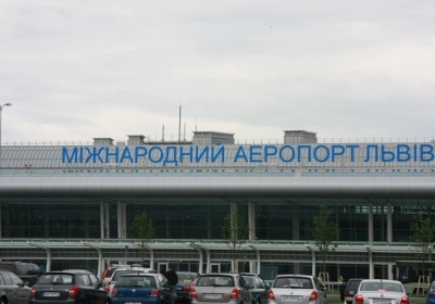 У зв'язку з негодою аеропорт Львова скасував кілька рейсів
