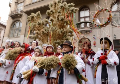 Праздник приближается: во Львове установили Рождественский Дидух 