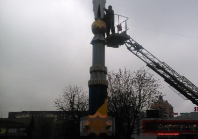Во Львове демонтируют макет памятника Небесной Сотни, который установили незаконно, - Маруняк