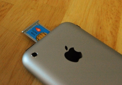 Apple отримала патент на роз'єм для мікросімок