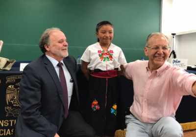 8-річна мексиканка отримала премію в галузі ядерної фізики, - ВІДЕО
