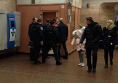 У київському метро підстрелили поліцейського