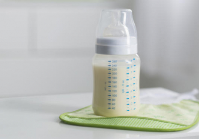 Стартап в США заявил о создании первого в мире грудного молока, культивируемого из клеток