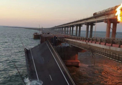 Пожежа на Кримському мосту: горять цистерни з паливом
