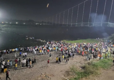 В Індії на мосту кількість загиблих зросла до 132