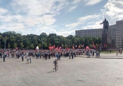 Русские националисты и коммунисты провели совместное щшествие в Харькове
