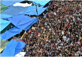 В Іспанії тисячі людей протестують проти жорсткої економії