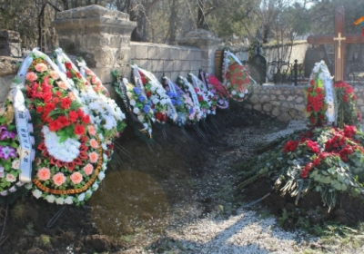 Олександр Янукович підтвердив, що його брата поховали в Криму, - фото