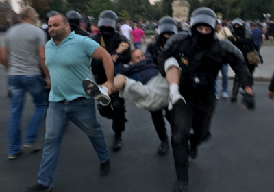 Полиция разогнала антиправительственный протест в центре Кишинева