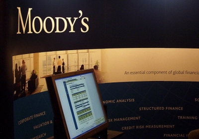 Moody's знижує рейтинги десятків російських корпорацій 