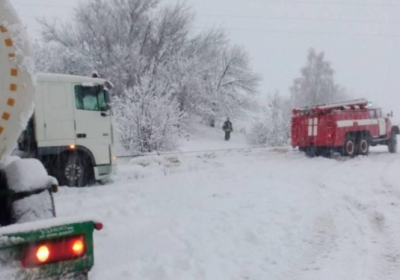 В Україні через негоду перекрили 14 трас і доріг