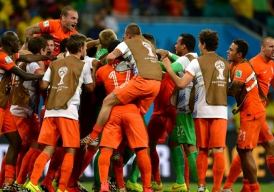 ЧМ-2014: Нидерланды вырвали путевку в полуфинал лишь в серии послематчевых пенальти - видео