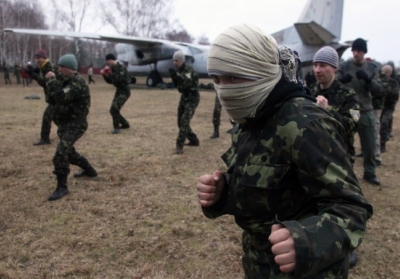 Четверо українських військовослужбовців звільнено з полону терористів 