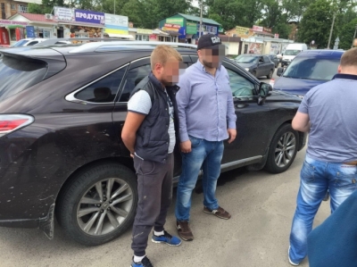 Голова сільради на Київщині попався на хабарі 300 тисяч євро