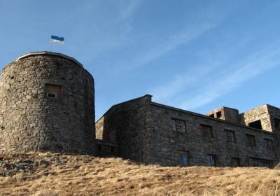 Поляки допомагають відновити обсерваторію на горі Піп Іван, - фото