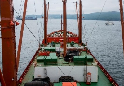 В течение четырех месяцев Индонезия удерживает судно с 41 украинским моряком 