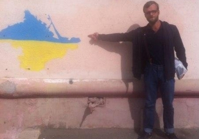 На вулицях Омська з’явились зображення синьо-жовтого Криму, - фото
