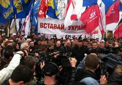 Яценюк у Полтаві кликав мітингувальників йти на Київ
