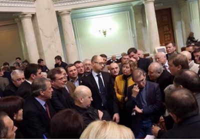 Янукович повторно созвал регионалов после переговоров с оппозицией