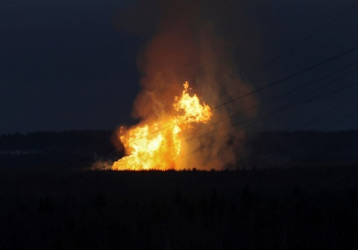 На росії вибухнув газопровід та виникла велика пожежа