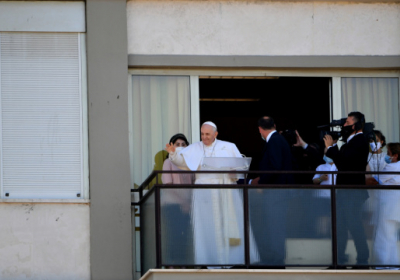 Папа Франциск вперше з’явився на публіці після операції
