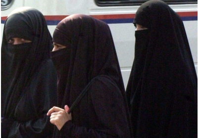 Власть ОАЭ рекомендует своим гражданам не носить национальную одежду за границей