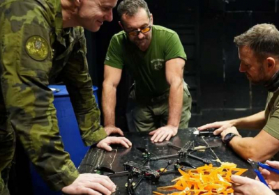 У Чехії організація, яка збирає гроші на дрони для України, опинилася в центрі скандалу