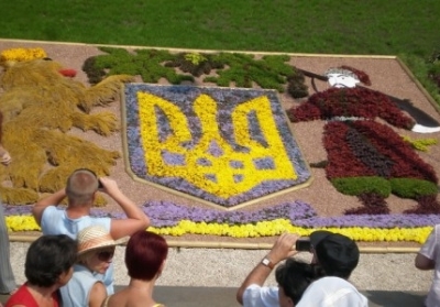 Куди піти на вихідні 10-11 серпня: Свято квітів в Пирогово, забіг на шпильках і виставка меду