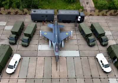 Міноборони вперше показало мобільні комплекси для обслуговування F-16