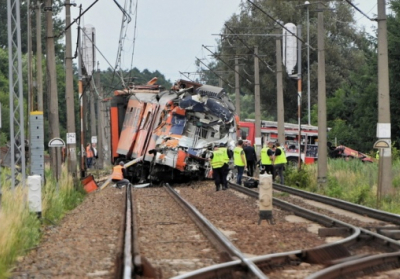 В Польше поезд столкнулся с грузовиком: один погибший, 28 раненых