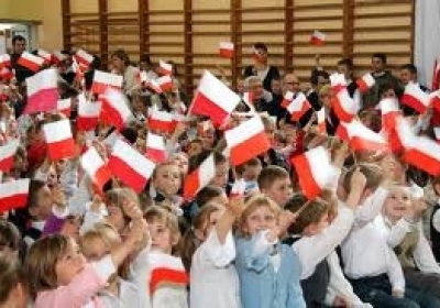 Сенат Польши перенес День победы на 8 мая
