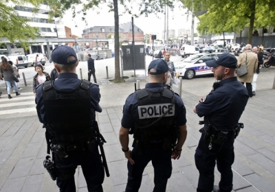 Українцям у Франції радять бути готовими до обшуків через теракт