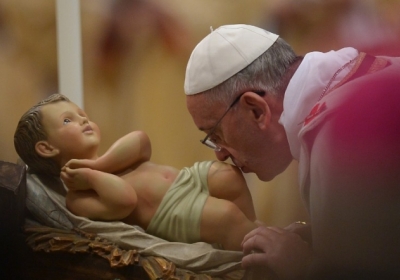 Первое Рождество Папы Франциска в Ватикане: Понтифик призвал мир к миру 