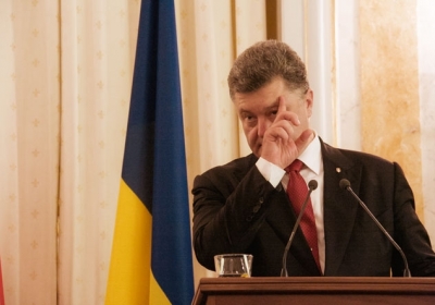 Порошенко просит о новых санкциях против России в случае срыва Минска-2