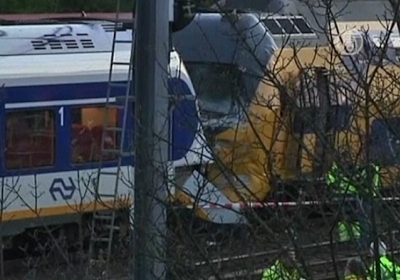 Причиною аварії потягів в Амстердамі міг стати проїзд на червоне світло