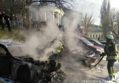В центре Киева горели машины, - ФОТО