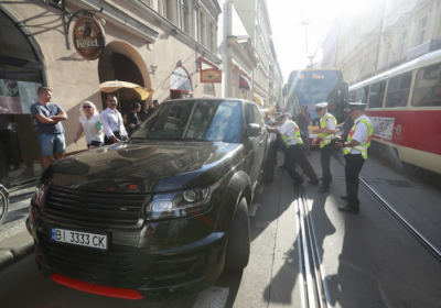 У Празі авто з українськими номерами паралізувало рух трамваїв, - ФОТО