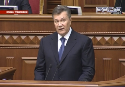 Янукович вимагає від депутатів термінового прийняття угоди з НАТО